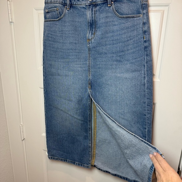 Ann Taylor Light Wash Denim Pencil Skirt RN#77379 Style#831531 - Picture 2 of 10